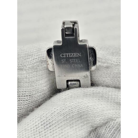 Solar Citizen EcoDrive Ladies Mother Of Pearl Dial Watch Crystal Bezel Mint Runs - Picture 14 of 16